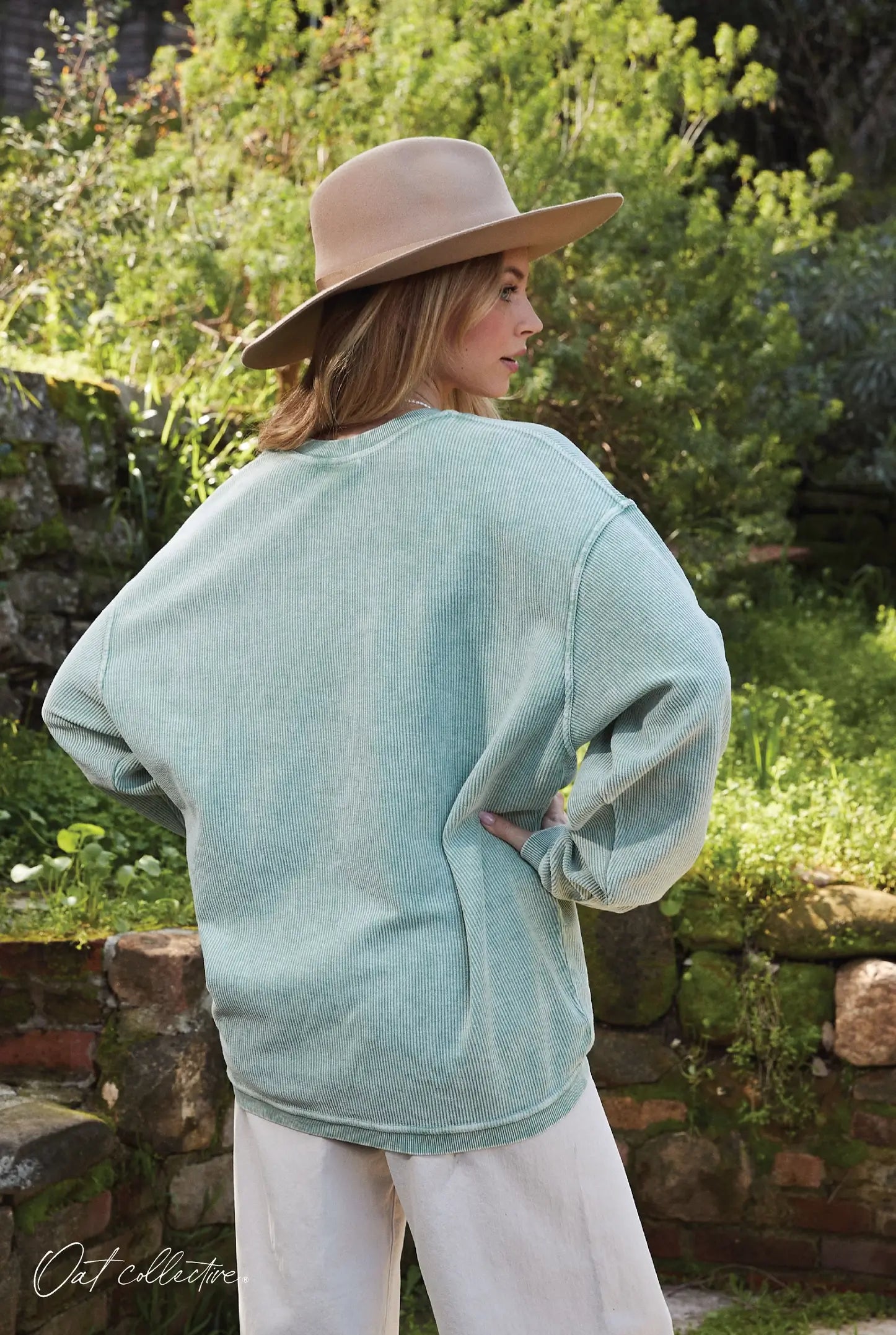 Beach Vintage Pullover