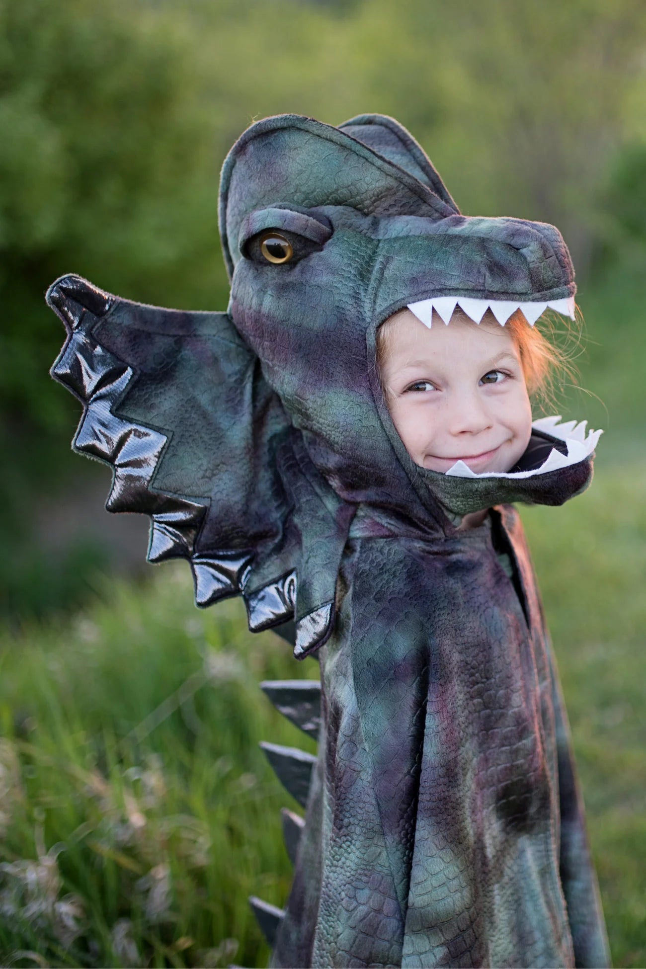Grand Dilophosaurus Cape